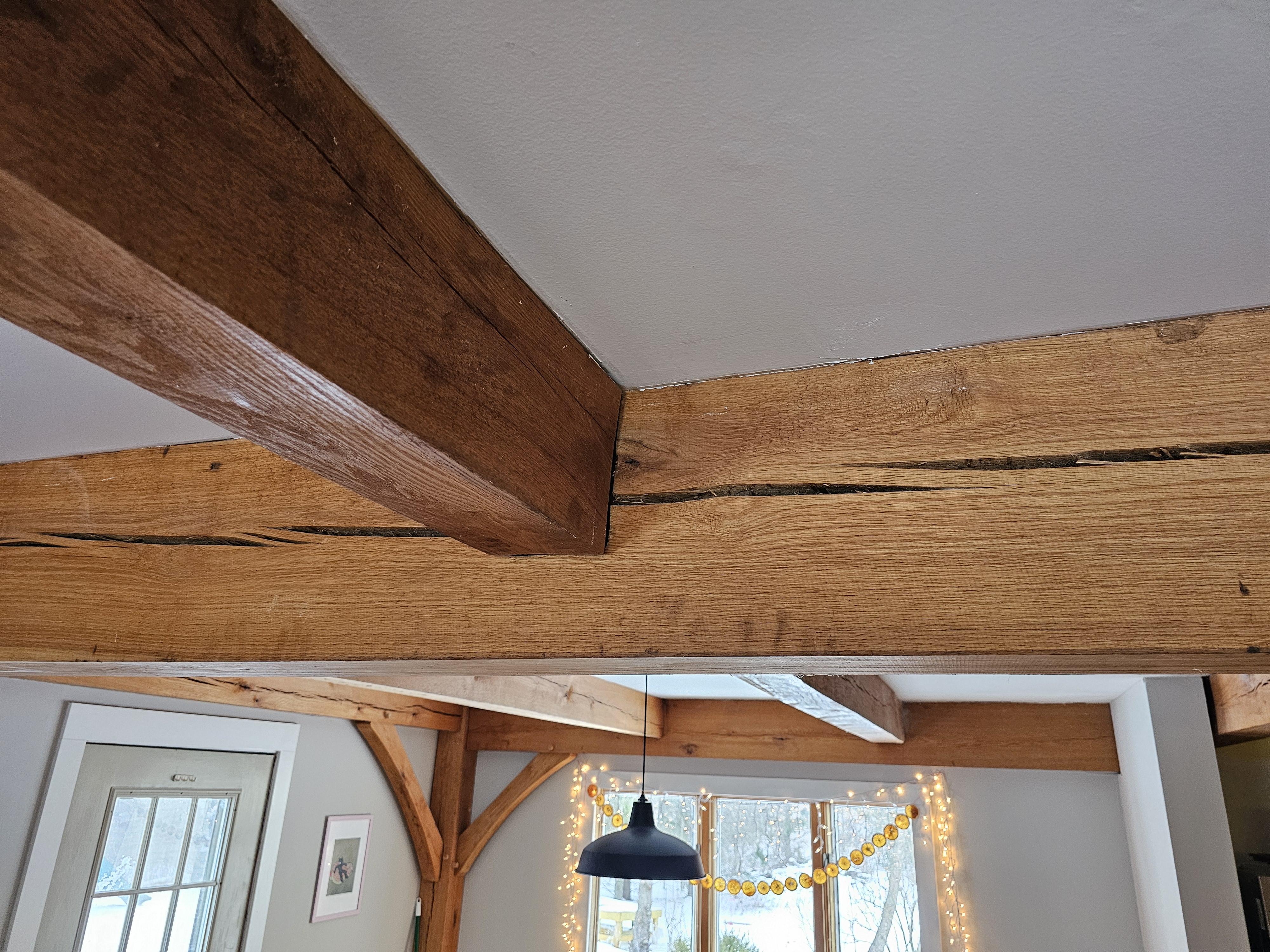 Crack in a main carrying beam